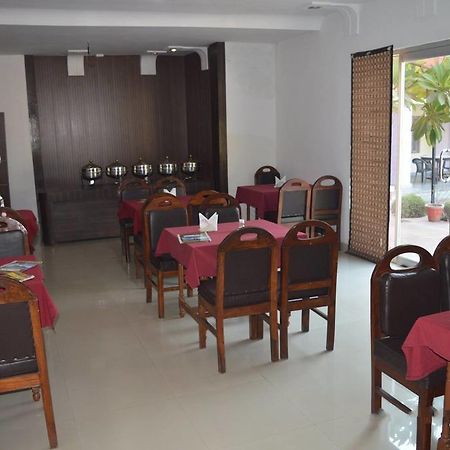 Hotel Goverdhan Tourist Complex Fatehpur Sikri Bagian luar foto