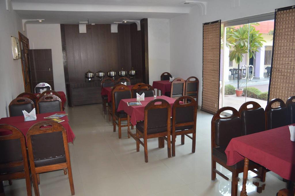 Hotel Goverdhan Tourist Complex Fatehpur Sikri Bagian luar foto